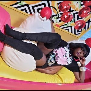 Meet your Posher, Larhonda